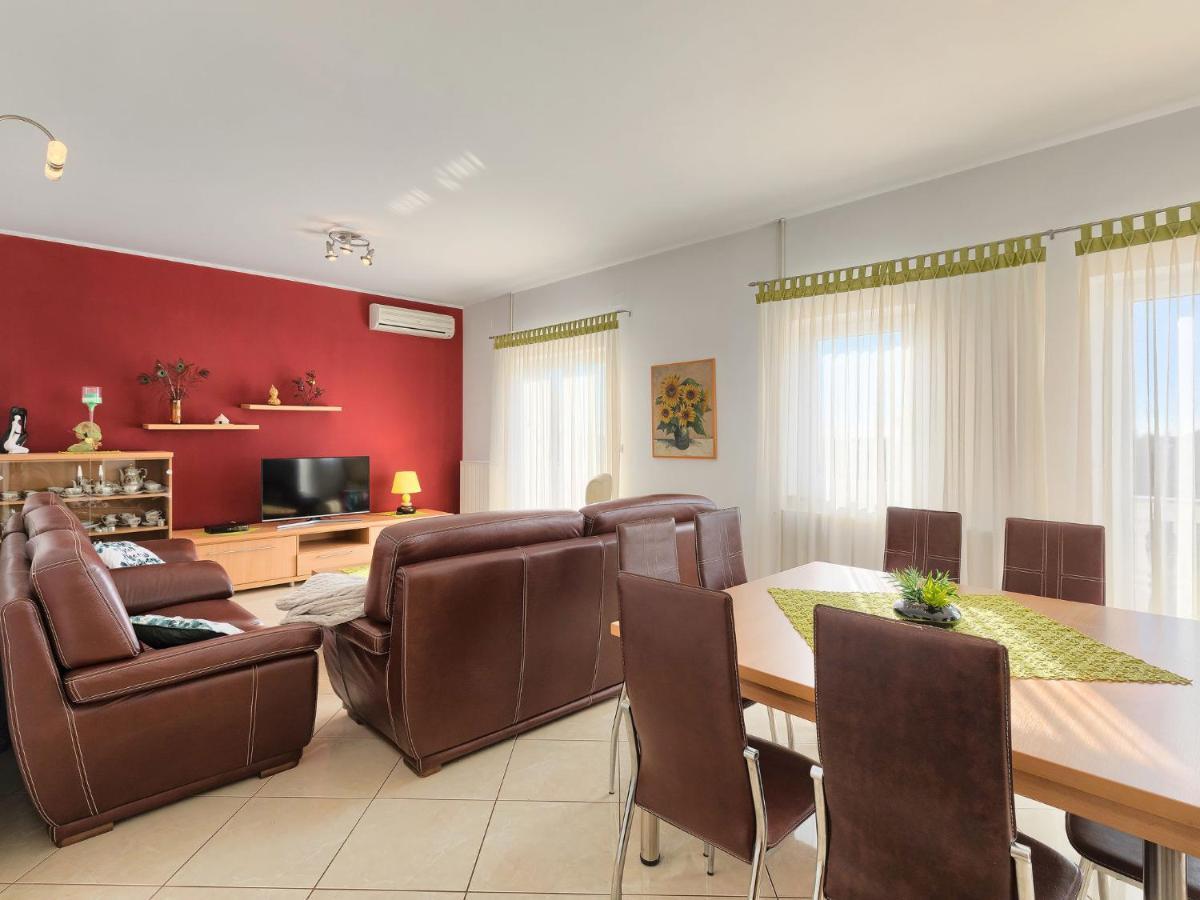 Apartment Laura By Interhome Galižana Exterior foto